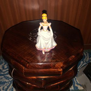 Miniature Disney Princess Showpiece