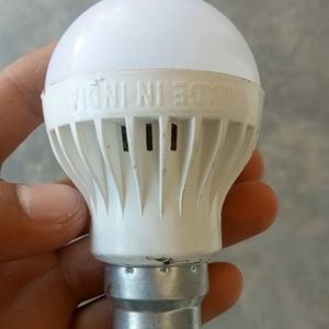 5 Watt LED Bulb