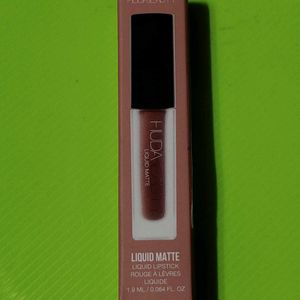 Huda Beauty Liquid Matte Lipstick