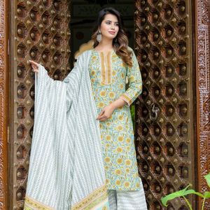 Green Floral Kurta Palazzo Set With Cotton Blend