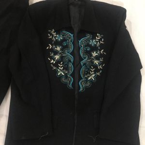 Black pent coat with embrodery