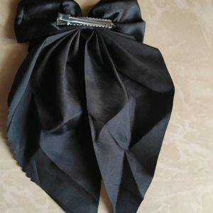 Black Hair Bow Clip