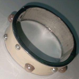 Unique Pearl Bracelet