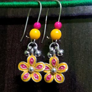 Light Weight Kidney Hook Earrings