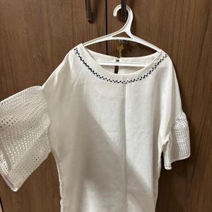 White High Low Top With Neckline Design And Sleeve