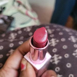 Too Faced Lipstick Shade Rebel 07