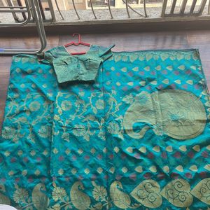 GREEN COLOR SAREE WITH BLOUSE