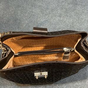 Great New Guess Bag Ideal For Travel