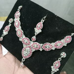 Necklace Set