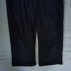 NIKE BLACK TRACK PANT LOOKING LIKE A WOW