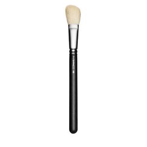 MAC 168 Large Angled Contour Brush