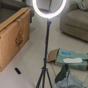 LED Light Ring With Stand