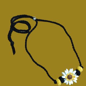 Brand New Flower Necklace Jewellery & Earrings