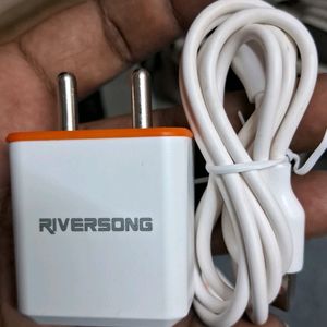 Riversong 7.5 Walt Charger With Micro USB V8