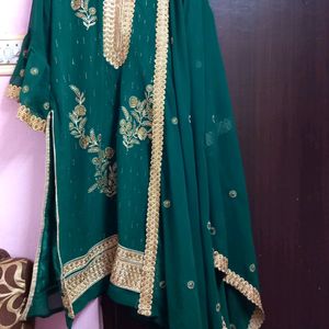 OFFER ALERT🤩Dark Green PAKISTANI SUIT SET