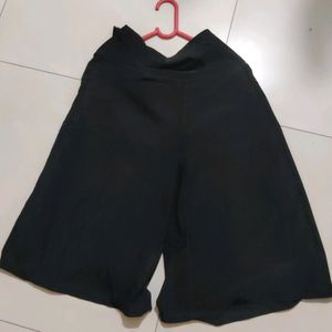 Pant/ Skirt/ Divider/ Black Pants/ Sports Wear/ Ni