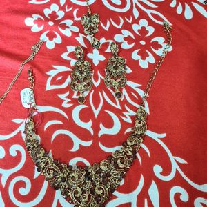 1 Necklace With Earing Set Wit Mangtika