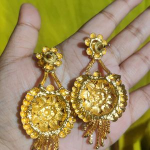 Detail Work Golden Bridal Set Neckpiece And Earrin