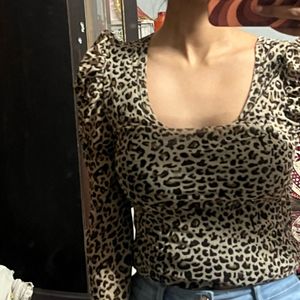 Body Fitted Leopard Print Deep Neck Top🤎🐆