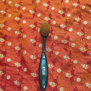 FOUNDATION BRUSH