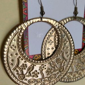 Round Hanging Earrings