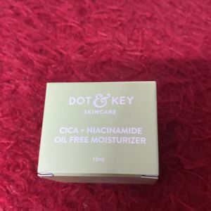 Cica Oil Free Moisturizer Lip Gloss Sunscreen