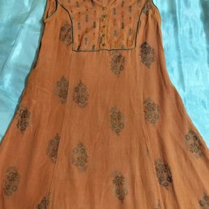 Floral Printed Sleeveless Kurta