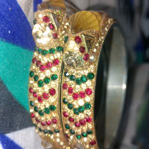 BANGLES