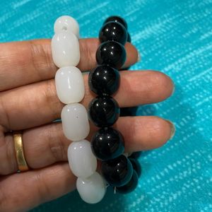 Black Round And White Oval Shape Stone Bracet