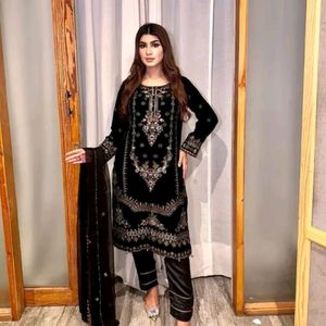 PAKISTANI VELVET SUIT 🖤