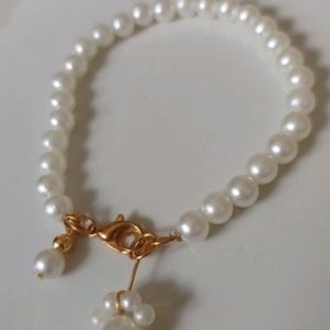 Pearl Bracelet