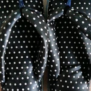 Women Slippers With Polka Dots