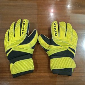 Nivea Goal Keeper Gloves Green