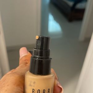 Bobbi Brown Foundation