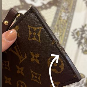 LV dupe mini wallet/ pouch (slight defect)