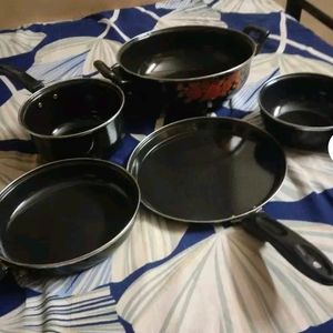 Set Of 5 Cookpieces Cast Iron Brand New