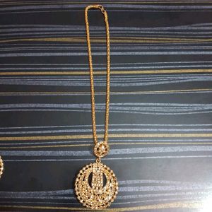 Jewellery Golden Set With Free Gajra Scrunchie