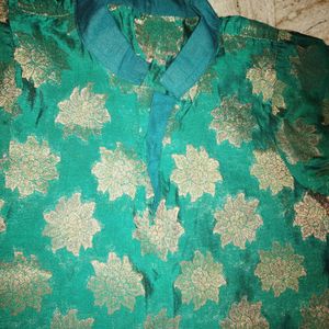 Beautiful Sea Green Golden Flower Kurti! 💚