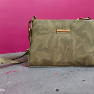 New One Trendy Slingbag