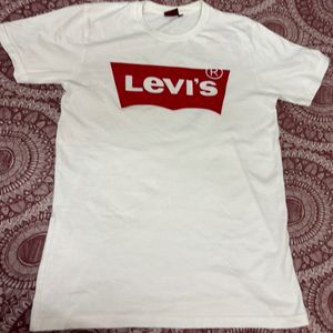 Levis Tshirt Size L