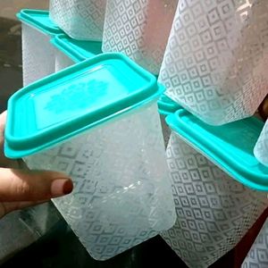 6 Kitchen Containers / Airtight