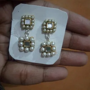 Cute Kundan Earring