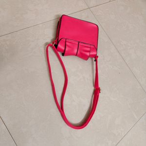 Sling Bag For Women. Stylish And Modern. Like New