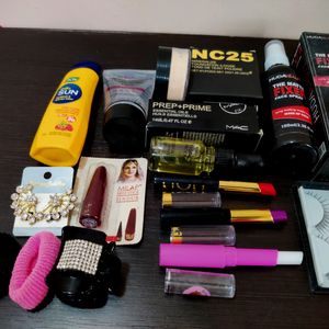 Makeup Combo 9 ➕ 5 Accessories Free