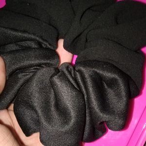 Black Scrunchie 🖤