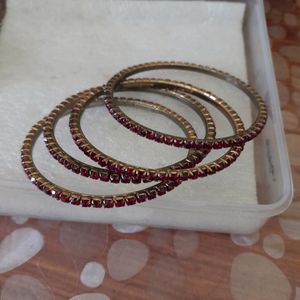 Hand made 4 Pc Bangles