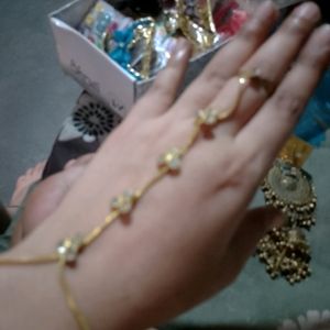 Hand Jewellery