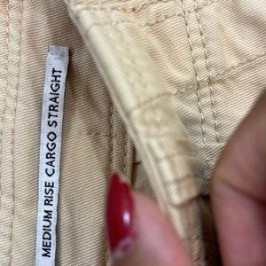 BERSHKA STRAIGHT FIT BEIGE CARGO