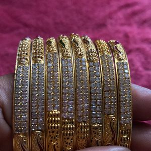 GOLD COLOUR SIDE 8  BANGLES