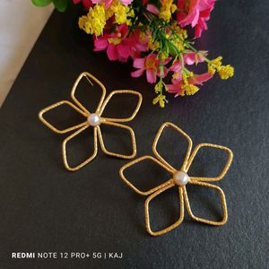 Handmade hammer finish flowers with 8mm real pearl